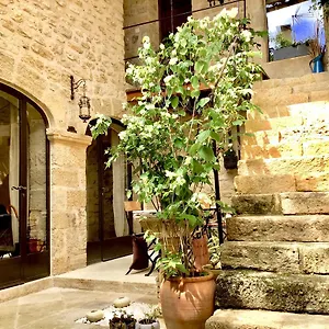  Couette-café Un Patio En Luberon